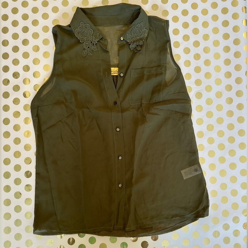 Vera Wang Black Sleeveless Blouse with Peter Pan Collar